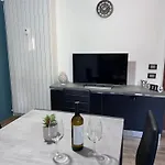 Virgilio House Apartman Stresa